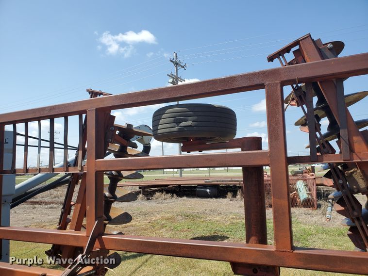 image for item DE4481 Sunflower tandem disk