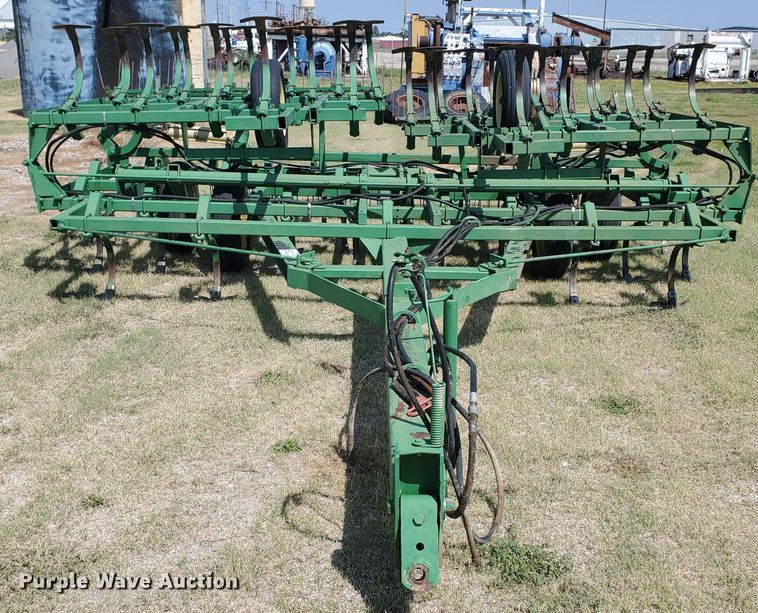 image for item DE4484 John Deere field cultivator