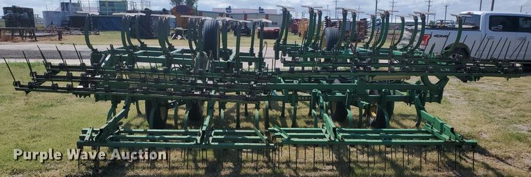 image for item DE4484 John Deere field cultivator