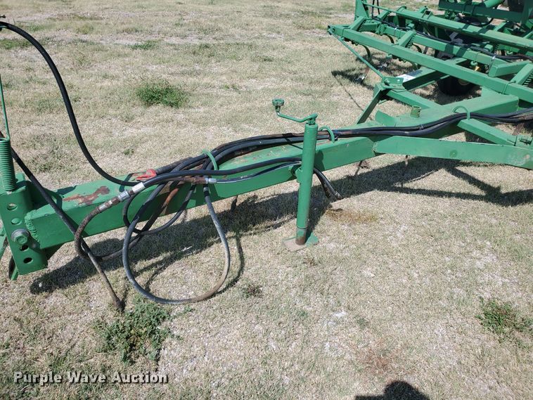 image for item DE4484 John Deere field cultivator