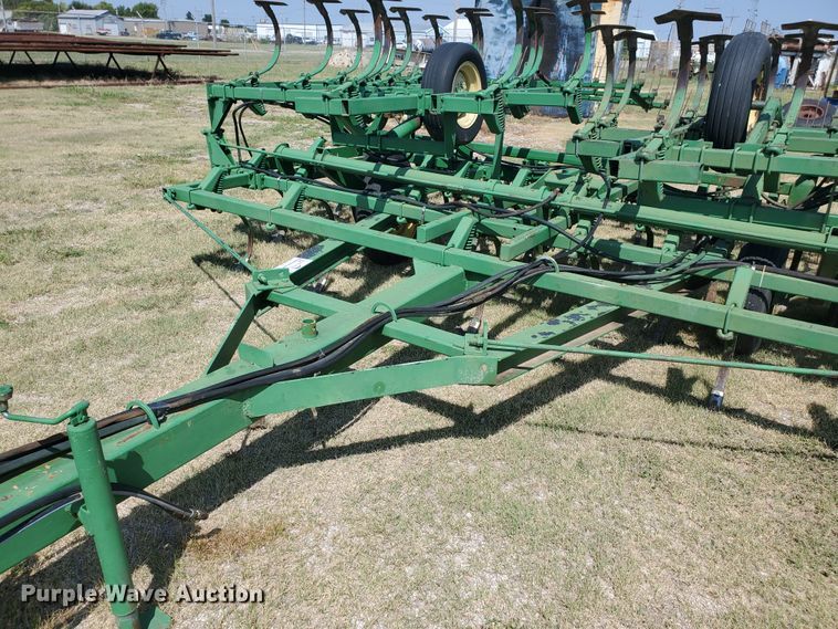 image for item DE4484 John Deere field cultivator