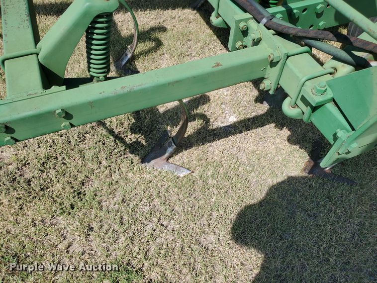 image for item DE4484 John Deere field cultivator