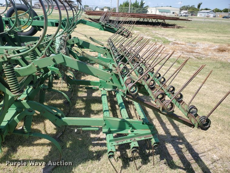 image for item DE4484 John Deere field cultivator