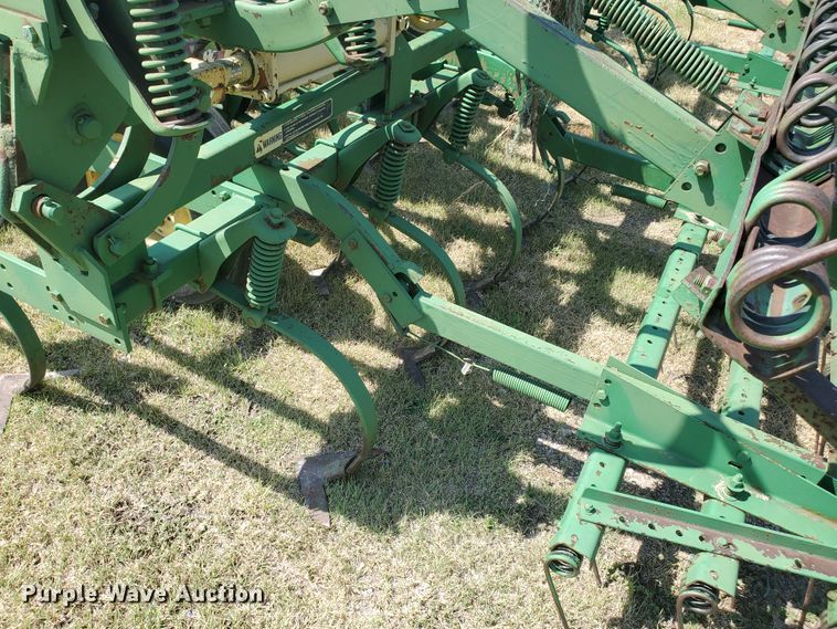 image for item DE4484 John Deere field cultivator