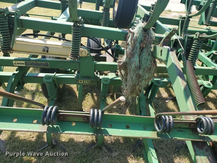 image for item DE4484 John Deere field cultivator