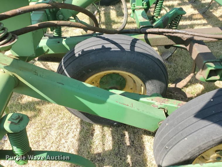 image for item DE4484 John Deere field cultivator
