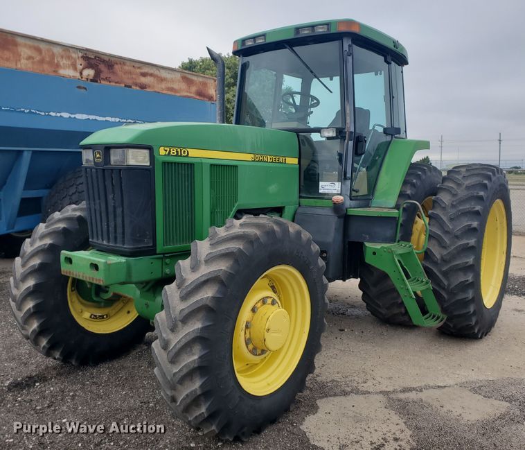 image for item DE4488 1998 John Deere 7810  MFWD tractor