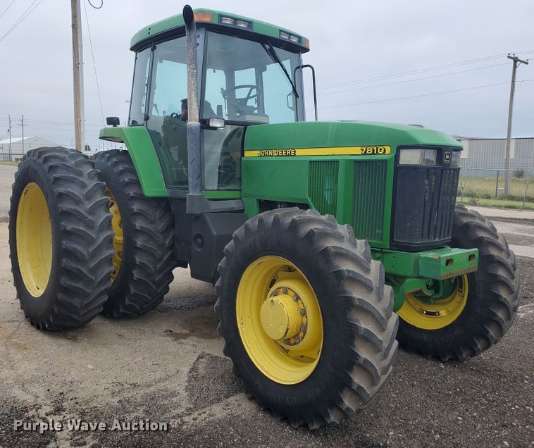 image for item DE4488 1998 John Deere 7810  MFWD tractor