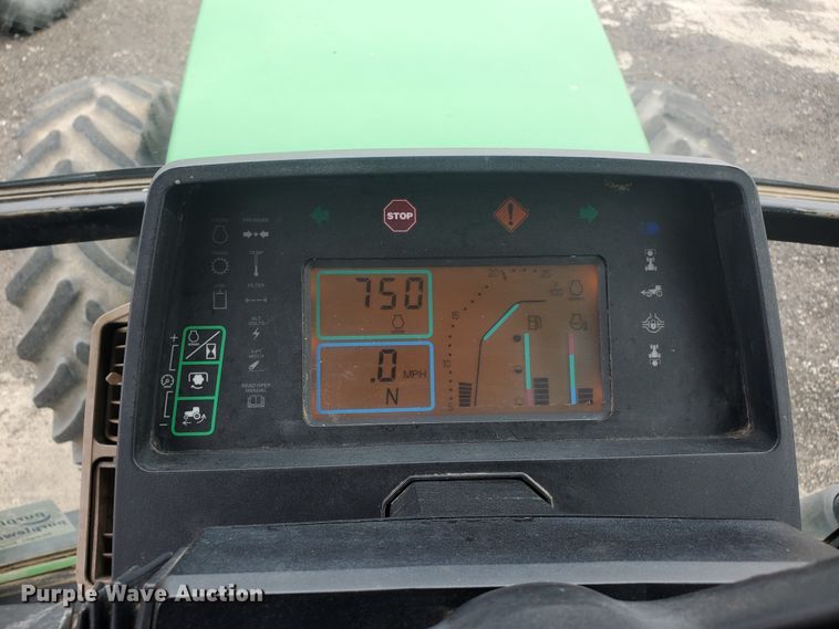 image for item DE4488 1998 John Deere 7810  MFWD tractor