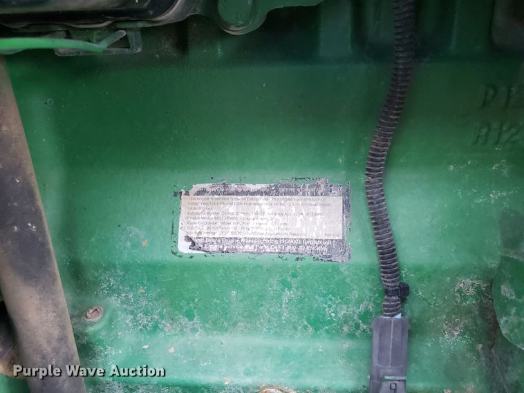 image for item DE4488 1998 John Deere 7810  MFWD tractor