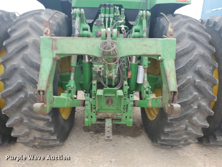 image for item DE4488 1998 John Deere 7810  MFWD tractor