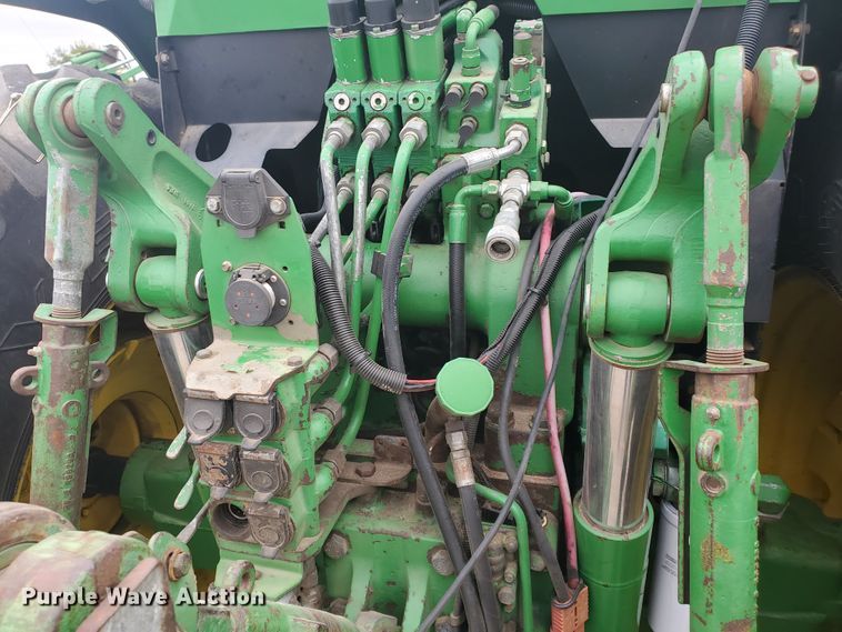 image for item DE4488 1998 John Deere 7810  MFWD tractor