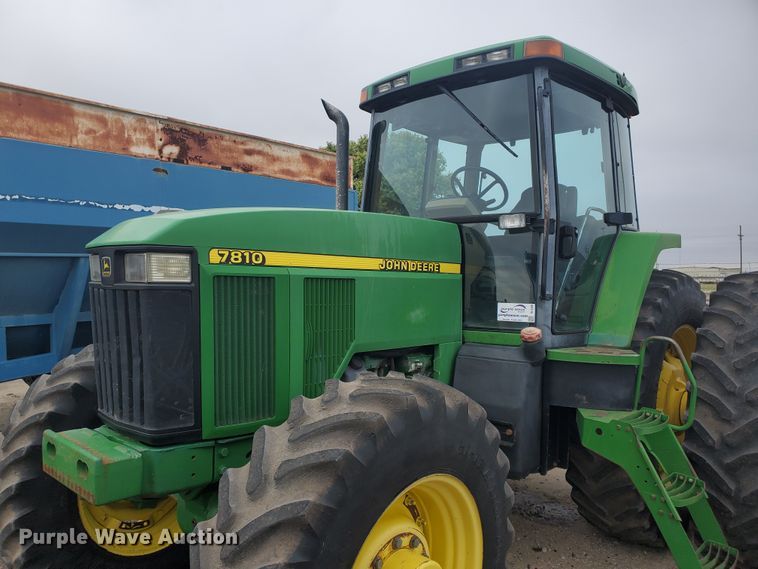image for item DE4488 1998 John Deere 7810  MFWD tractor