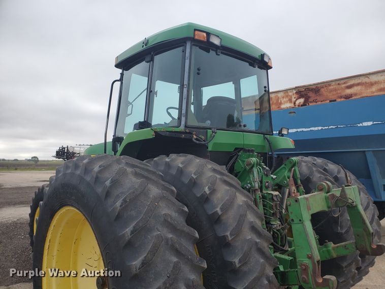 image for item DE4488 1998 John Deere 7810  MFWD tractor