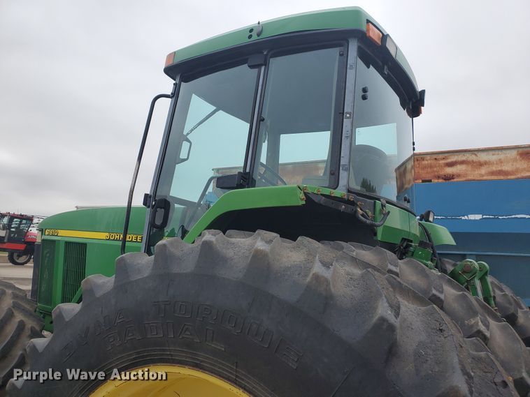 image for item DE4488 1998 John Deere 7810  MFWD tractor