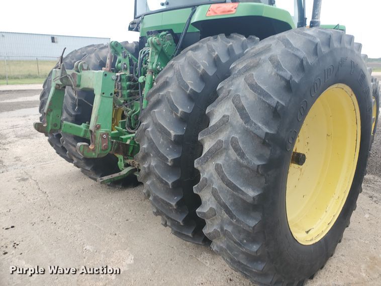 image for item DE4488 1998 John Deere 7810  MFWD tractor