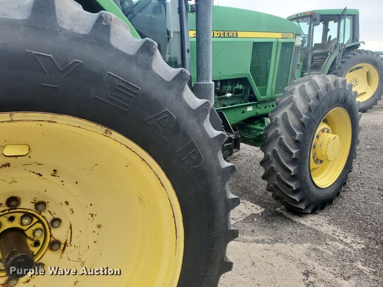 image for item DE4488 1998 John Deere 7810  MFWD tractor