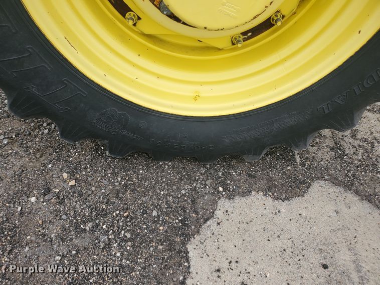 image for item DE4488 1998 John Deere 7810  MFWD tractor