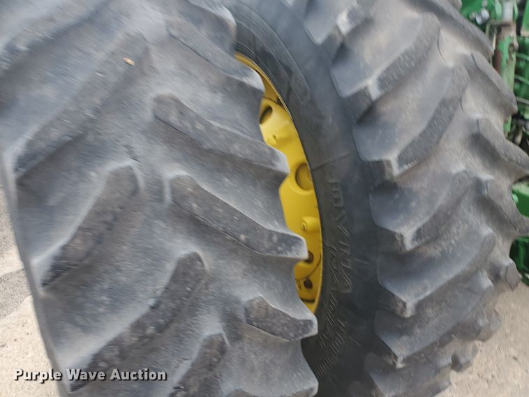 image for item DE4488 1998 John Deere 7810  MFWD tractor