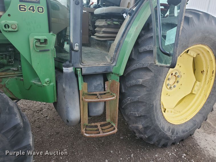 image for item DE4489 1997 John Deere 6400  MFWD tractor