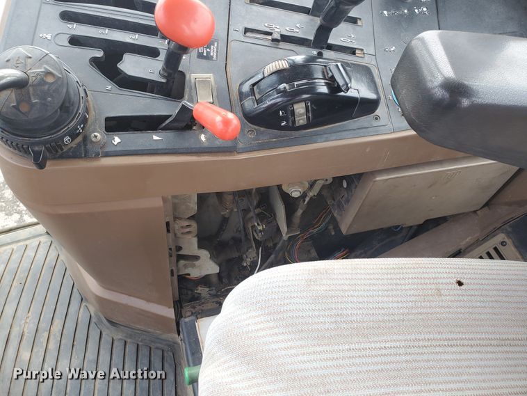 image for item DE4489 1997 John Deere 6400  MFWD tractor