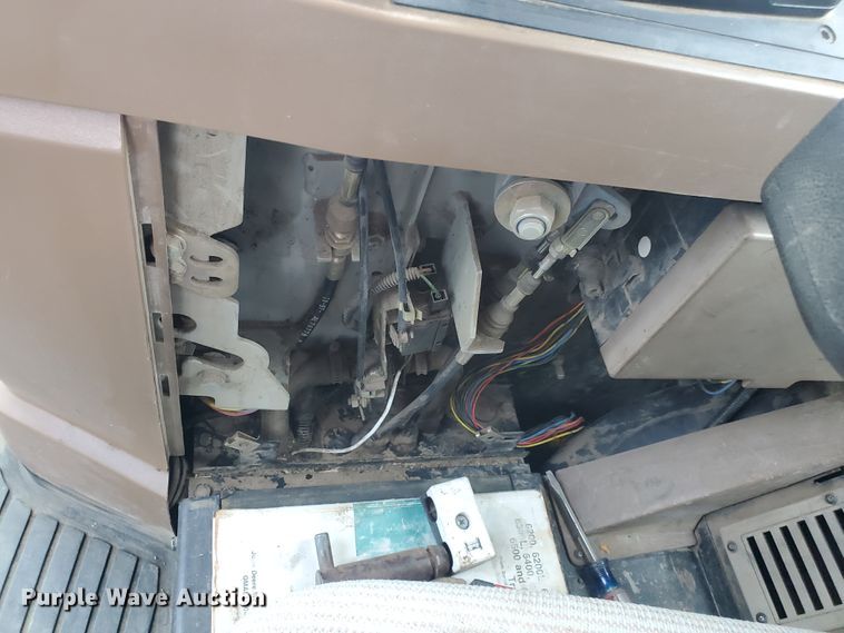 image for item DE4489 1997 John Deere 6400  MFWD tractor