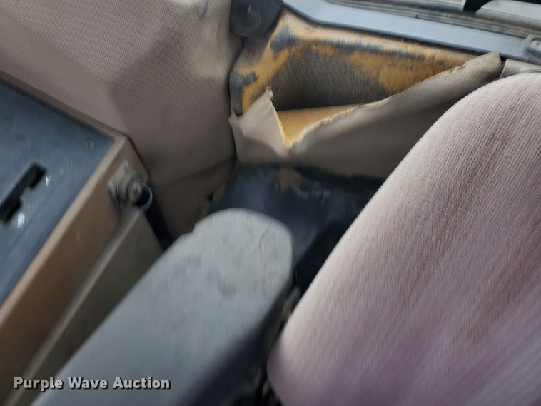 image for item DE4489 1997 John Deere 6400  MFWD tractor