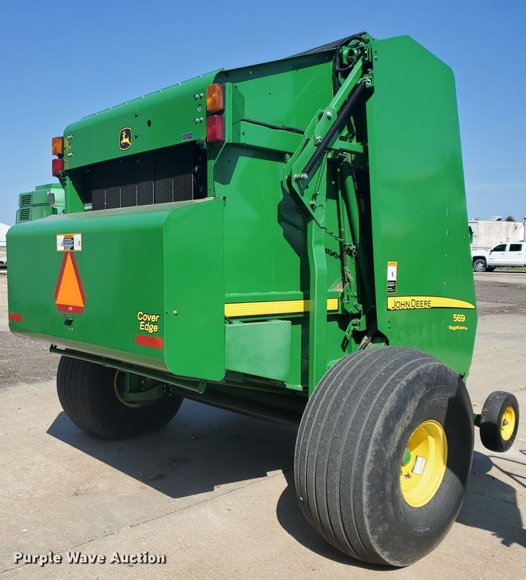 image for item DE4490 John Deere 569  round baler