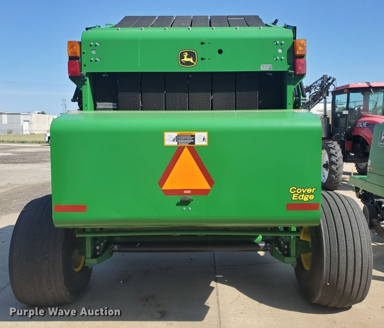 image for item DE4490 John Deere 569  round baler