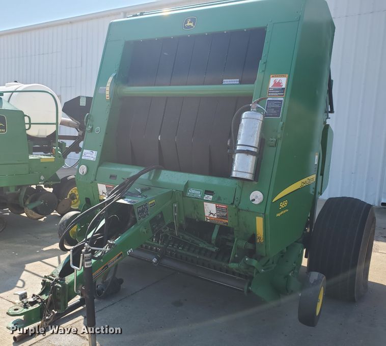 image for item DE4490 John Deere 569  round baler