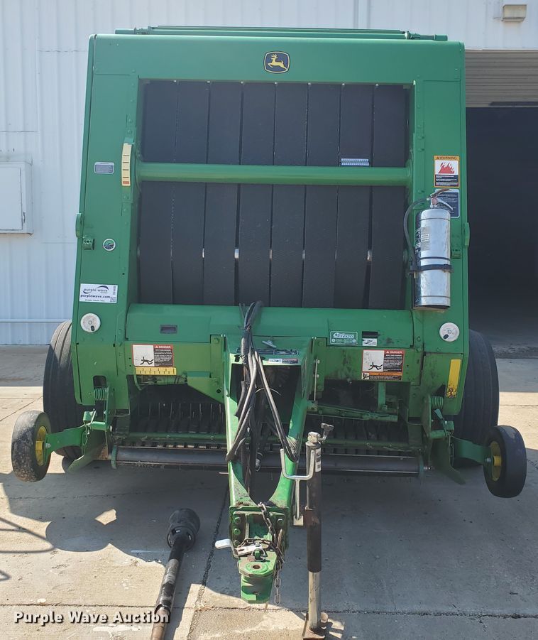 image for item DE4490 John Deere 569  round baler