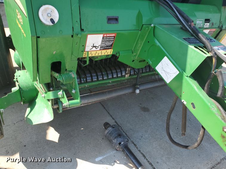 image for item DE4490 John Deere 569  round baler