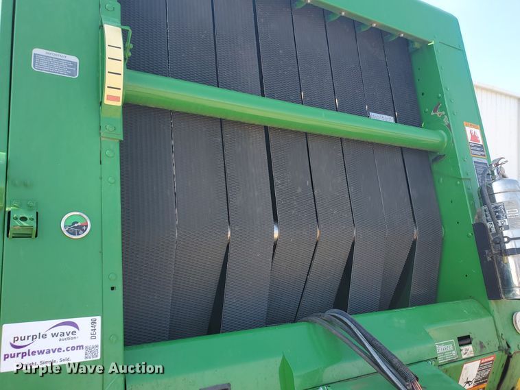 image for item DE4490 John Deere 569  round baler