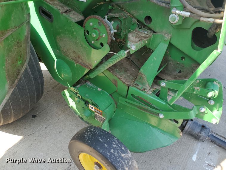 image for item DE4490 John Deere 569  round baler