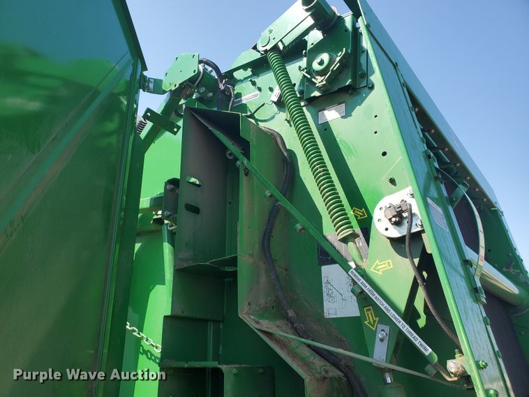 image for item DE4490 John Deere 569  round baler