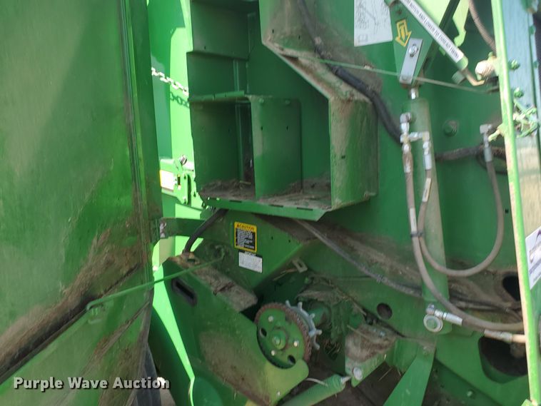 image for item DE4490 John Deere 569  round baler