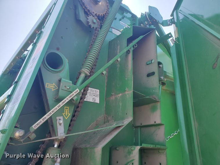 image for item DE4490 John Deere 569  round baler