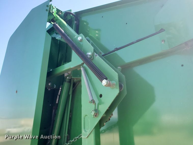 image for item DE4490 John Deere 569  round baler