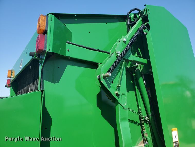 image for item DE4490 John Deere 569  round baler