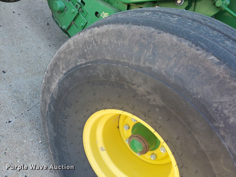 image for item DE4490 John Deere 569  round baler