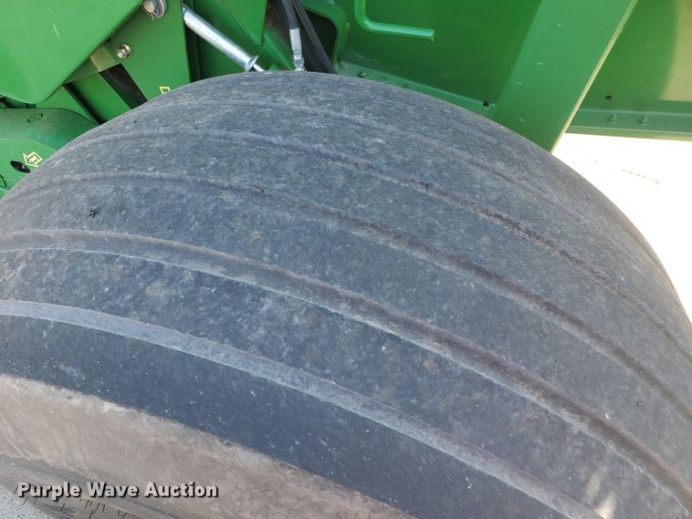 image for item DE4490 John Deere 569  round baler