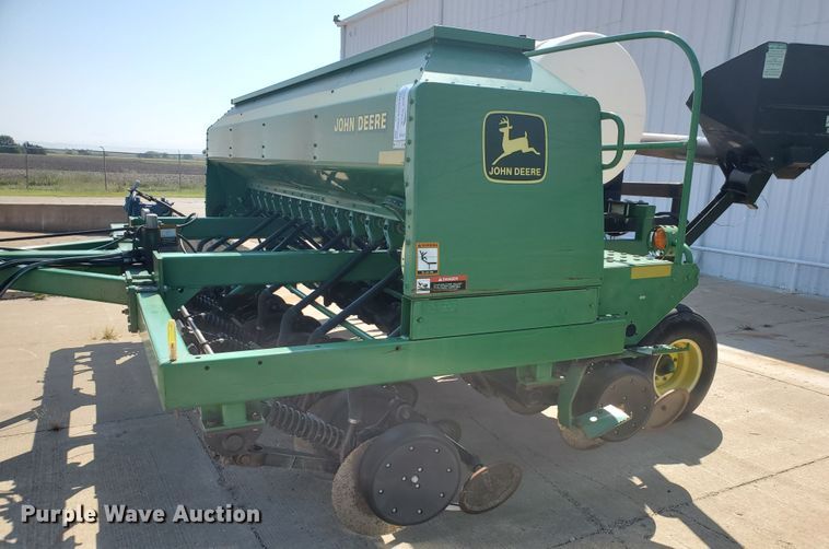 image for item DE4491 2001 John Deere 1560 no-till grain drill