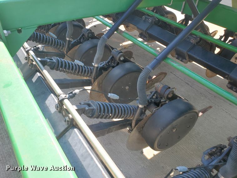 image for item DE4491 2001 John Deere 1560 no-till grain drill