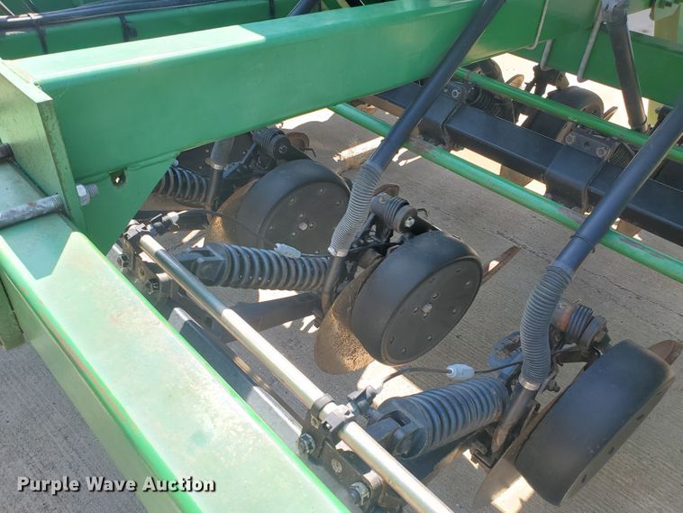 image for item DE4491 2001 John Deere 1560 no-till grain drill