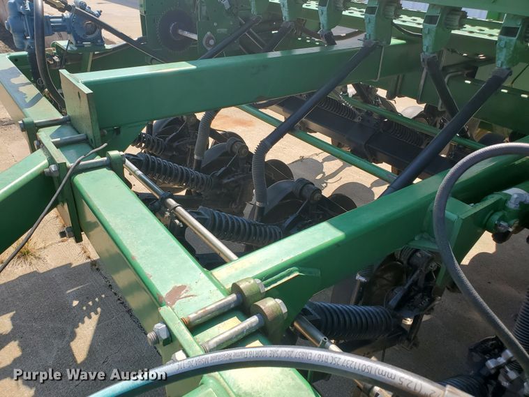 image for item DE4491 2001 John Deere 1560 no-till grain drill