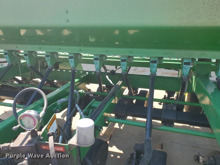 image for item DE4491 2001 John Deere 1560 no-till grain drill