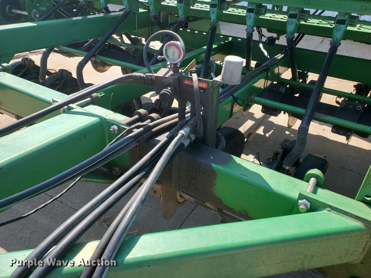 image for item DE4491 2001 John Deere 1560 no-till grain drill