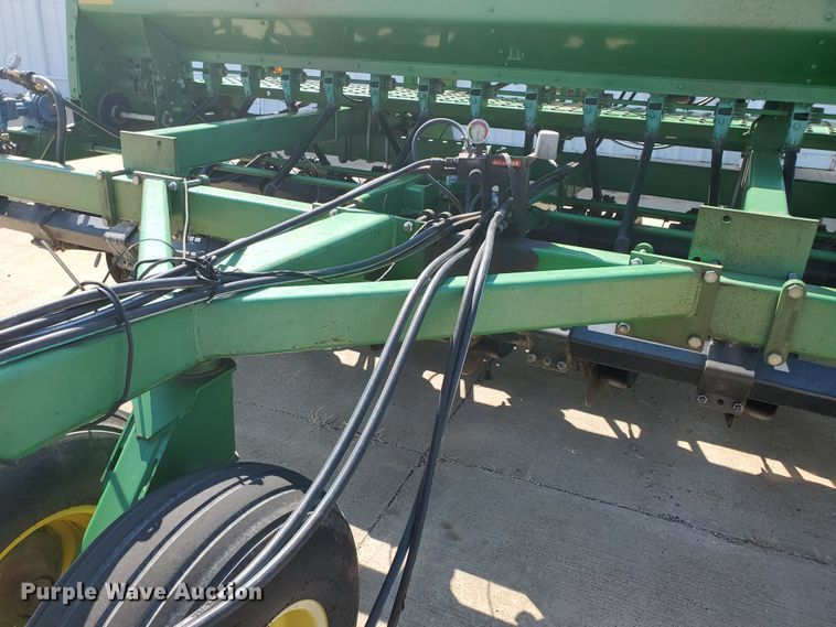 image for item DE4491 2001 John Deere 1560 no-till grain drill