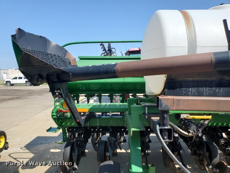 image for item DE4491 2001 John Deere 1560 no-till grain drill