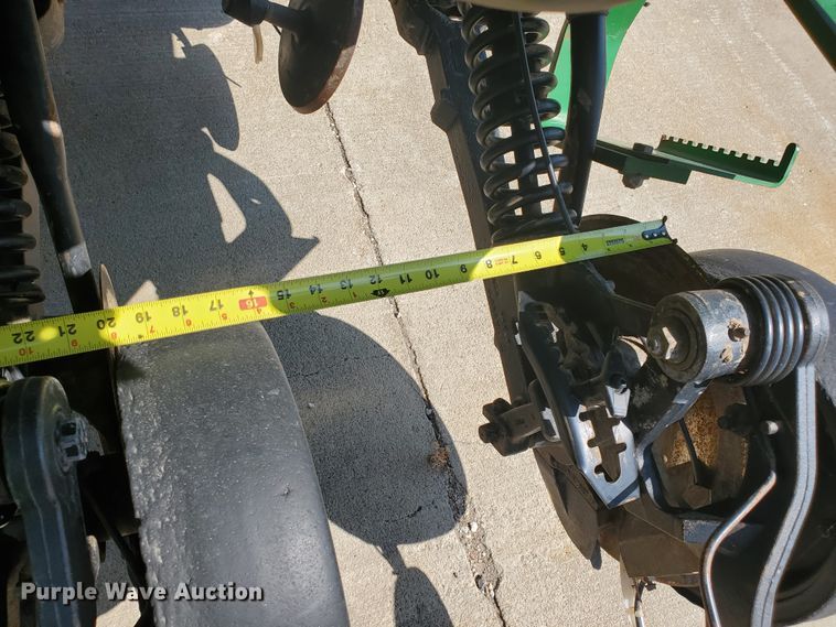 image for item DE4491 2001 John Deere 1560 no-till grain drill